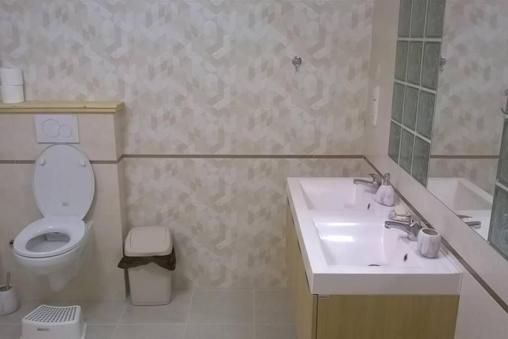 Byt Knezice U וורצ'לאבי מראה חיצוני תמונה